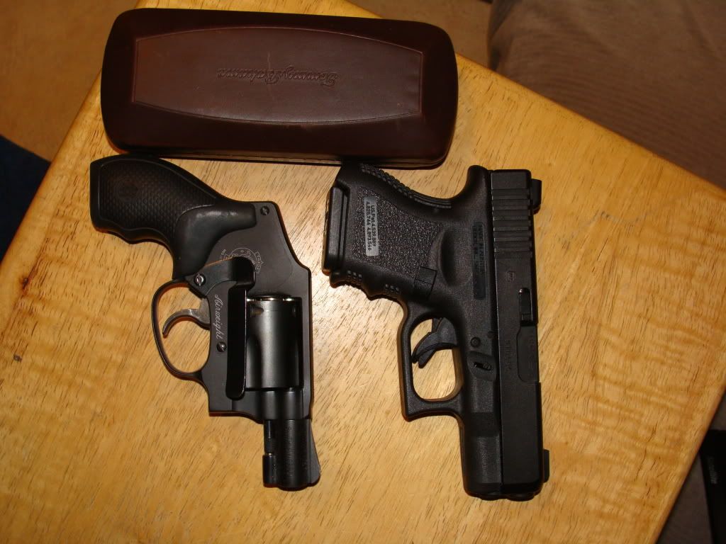 Does anyone pocket carry a Glock 26 or Glock 27?
