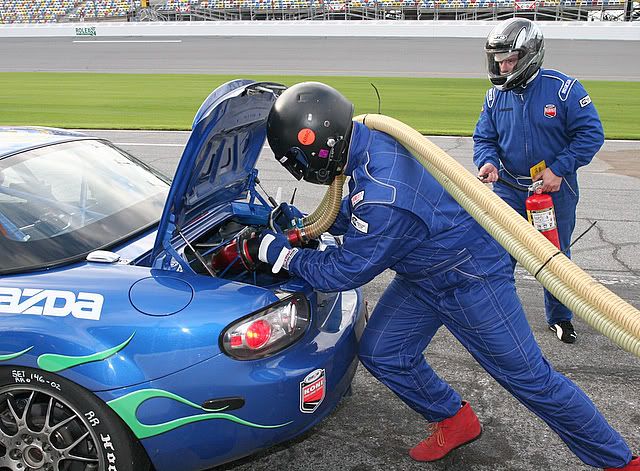 IMAGE: http://i43.photobucket.com/albums/e357/WhiskeyHotel/Daytona%202008/IMG_5220-1.jpg