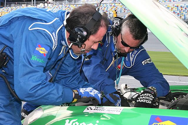 IMAGE: http://i43.photobucket.com/albums/e357/WhiskeyHotel/Daytona%202008/IMG_5247-1.jpg