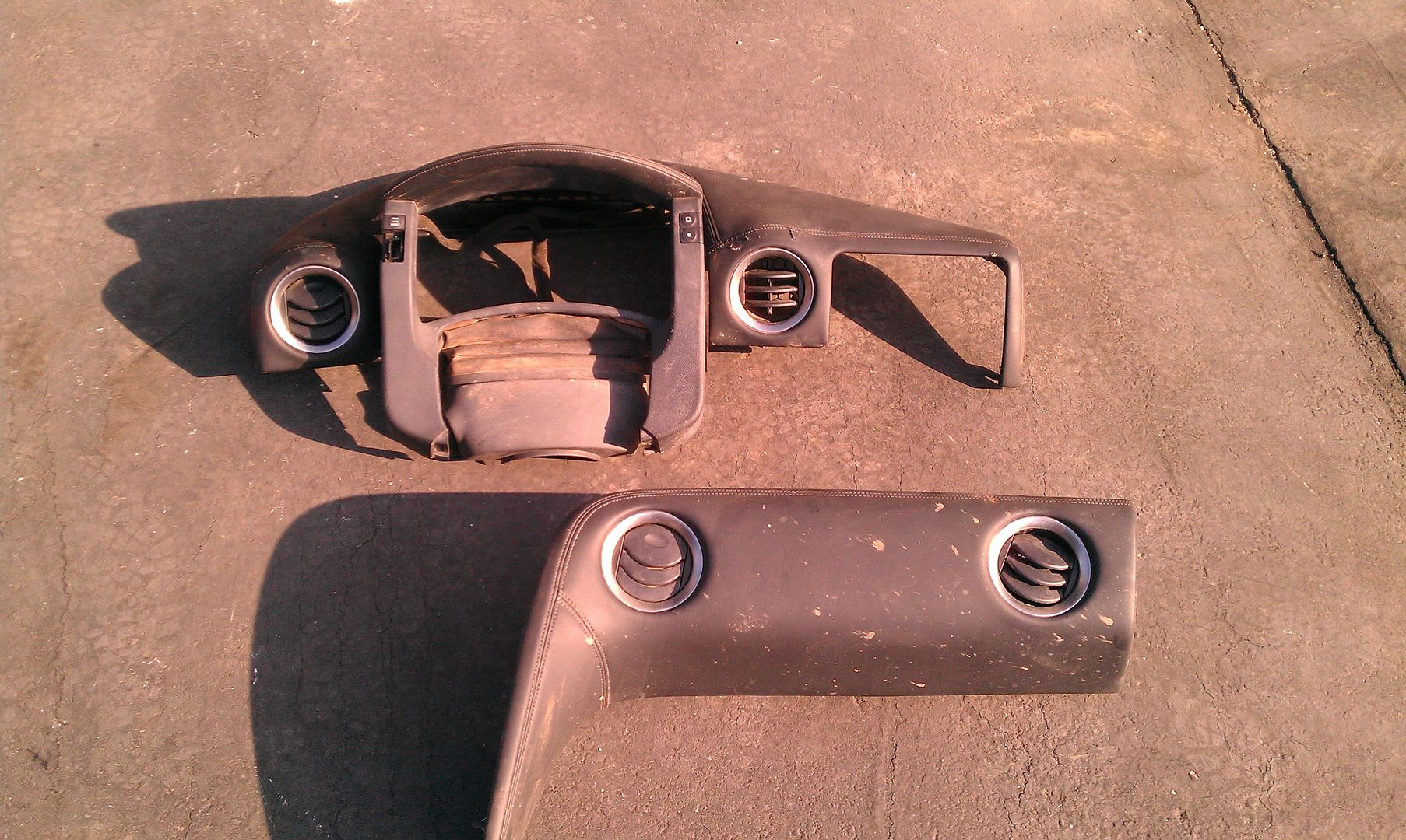 Headliner/rear speaker deck with blets/sun visors/map light/ + extras