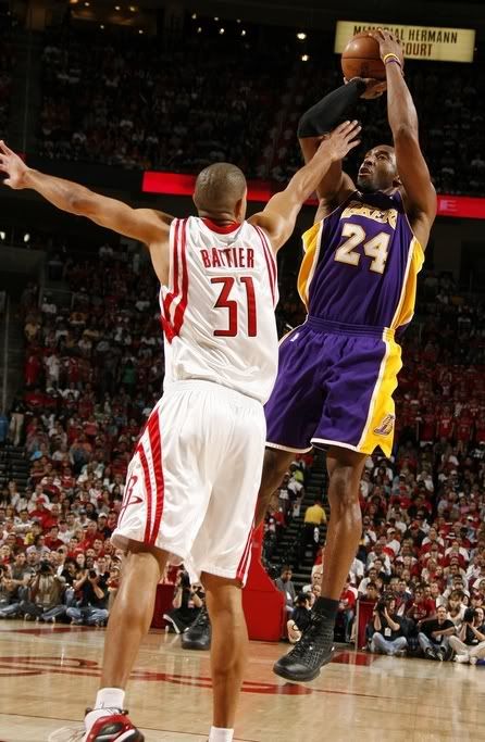 Kobe Bryant Fadeaway Jumper. Kobe Bryant Fade Away Pictures