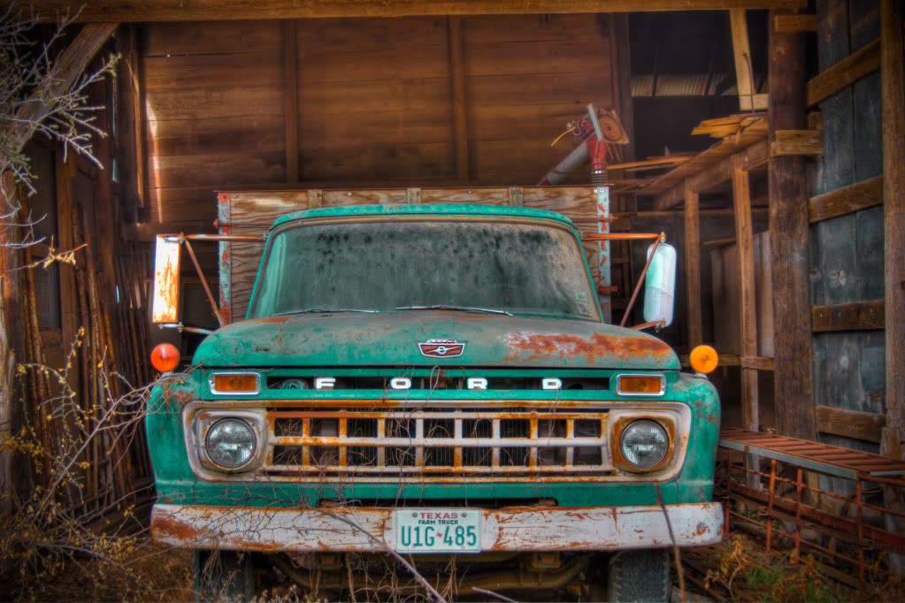 IMAGE: http://i43.photobucket.com/albums/e364/ditzieg13/HDRFarmTruck1of1.jpg