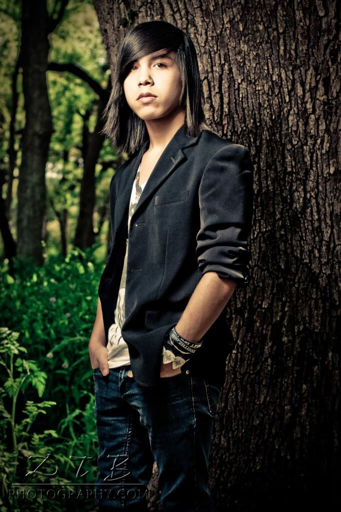 IMAGE: http://i43.photobucket.com/albums/e364/ditzieg13/IMG_1617-2Logo.jpg