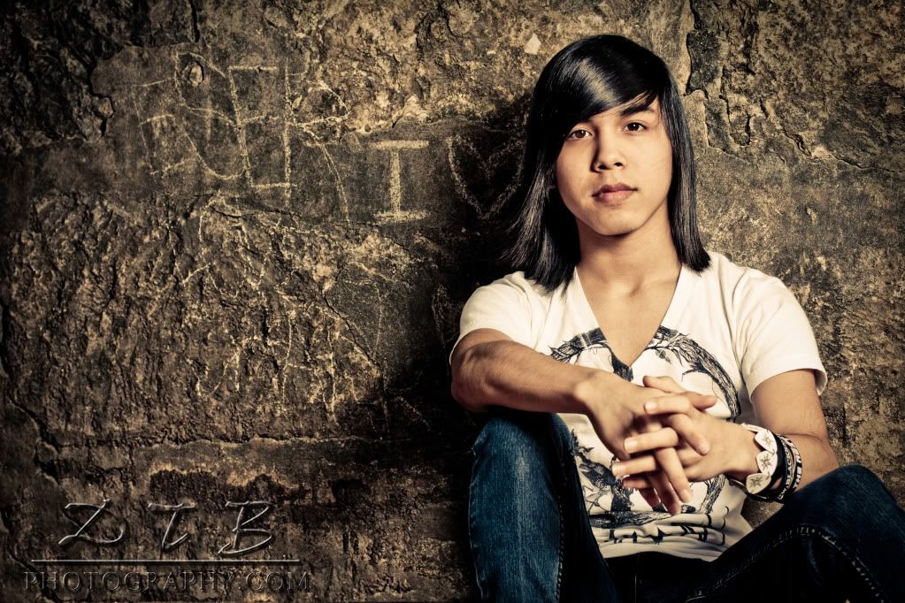 IMAGE: http://i43.photobucket.com/albums/e364/ditzieg13/IMG_1641-2Logo.jpg