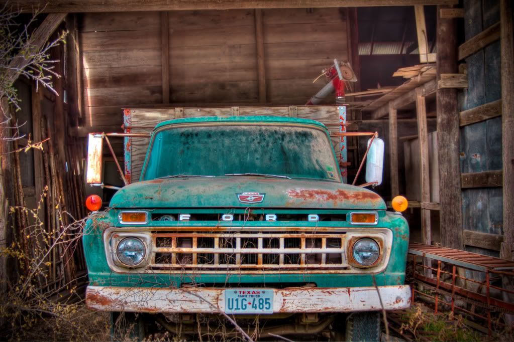 IMAGE: http://i43.photobucket.com/albums/e364/ditzieg13/IMG_6843And8more_tonemapped.jpg