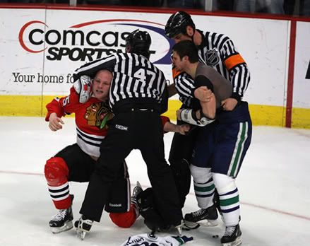 VancouverCanucksvChicagoBlackhawksyrv_E6aMulMl1.jpg