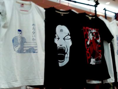 http://i43.photobucket.com/albums/e367/cyberarms/Comicon%2006%20Photo/comicon02.jpg