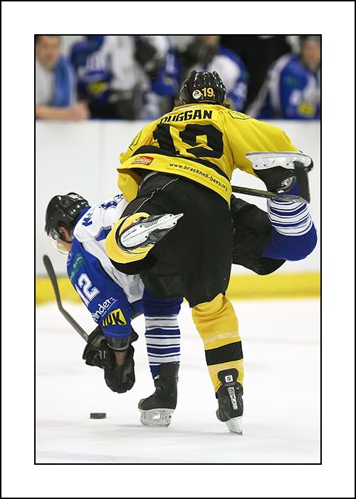 IMAGE: http://i43.photobucket.com/albums/e368/IAN-UK/IAN_5323-2.jpg