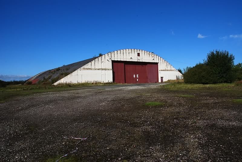 http://i43.photobucket.com/albums/e369/PRoweB/Hangar5.jpg