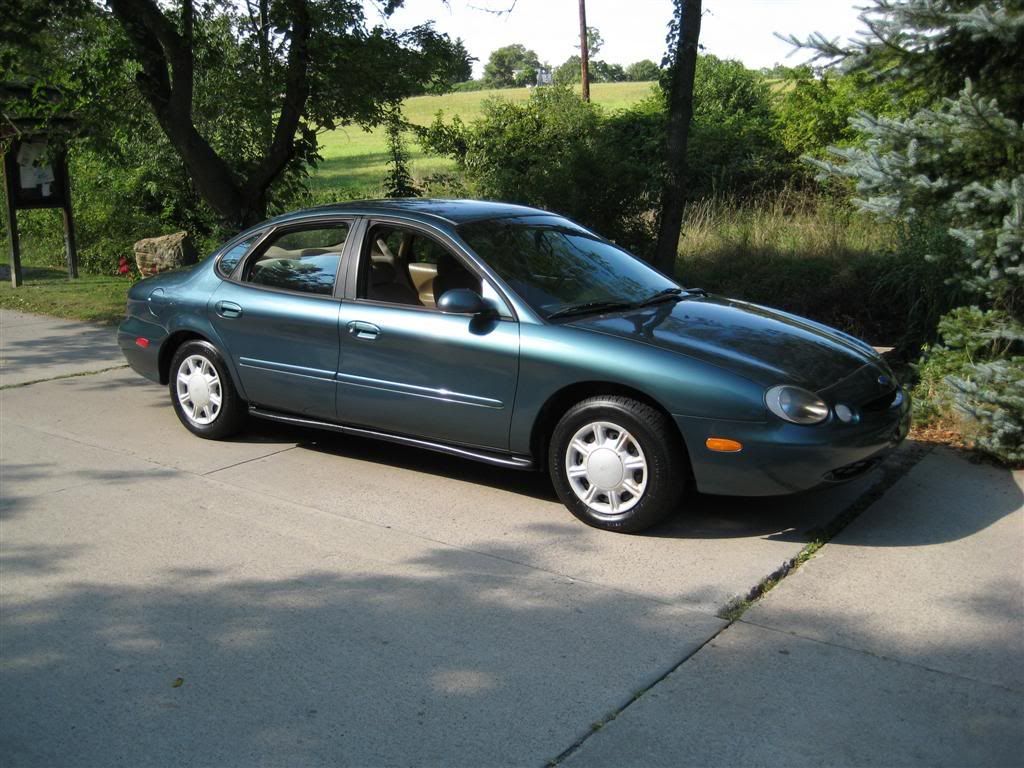 http://i43.photobucket.com/albums/e369/jholty/Ford%20Taurus/IMG_0822Large.jpg