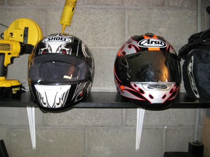 http://i43.photobucket.com/albums/e369/jholty/MISC/helmet1001Medium.jpg