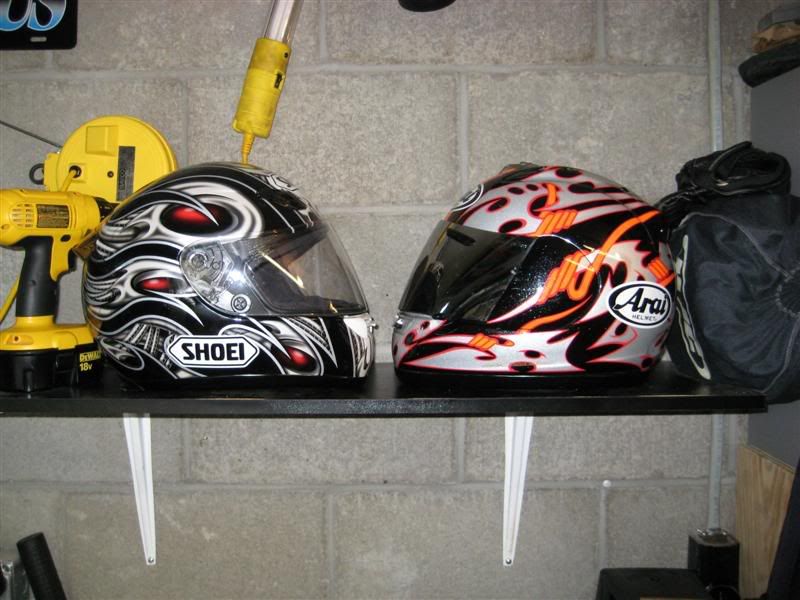 http://i43.photobucket.com/albums/e369/jholty/MISC/helmet1002Medium.jpg