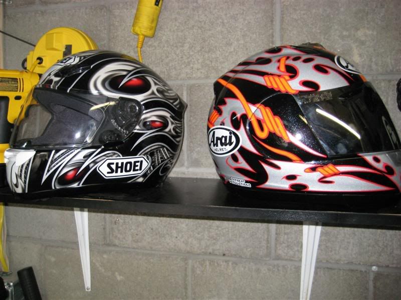 http://i43.photobucket.com/albums/e369/jholty/MISC/helmet1011Medium.jpg