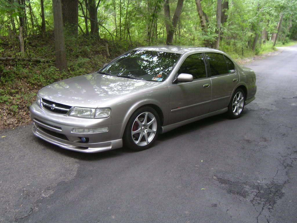 http://i43.photobucket.com/albums/e369/jholty/Nissan%20Maxima/PICT0016-1.jpg