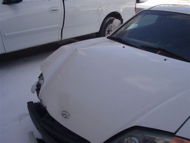 http://i43.photobucket.com/albums/e369/jholty/SilveradoSS/wreck%2004-07-2007/wreckedtiburon3.jpg