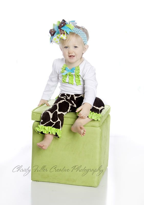 IMAGE: http://i43.photobucket.com/albums/e370/christyjo2/L_2DISPLAY.jpg