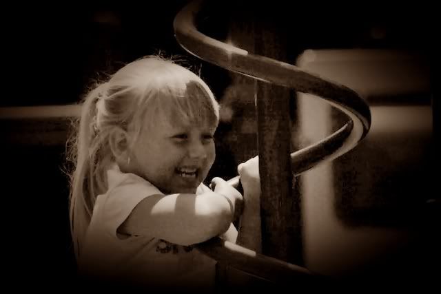 IMAGE: http://i43.photobucket.com/albums/e370/christyjo2/edit2.jpg