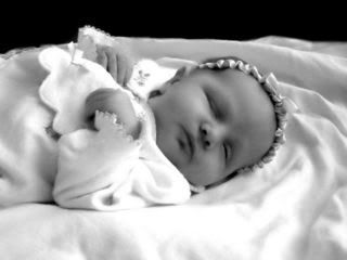 IMAGE: http://i43.photobucket.com/albums/e370/christyjo2/kylianne/kylibw.jpg