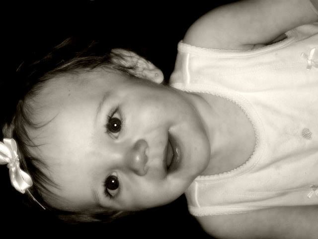 IMAGE: http://i43.photobucket.com/albums/e370/christyjo2/lilly2facerem.jpg