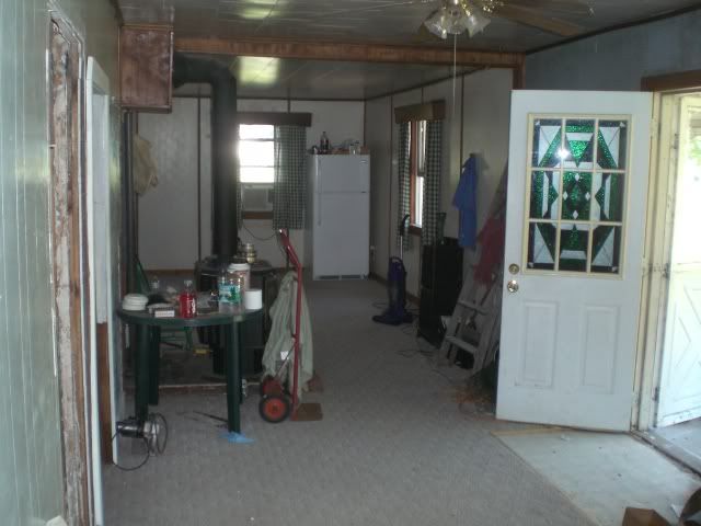 http://i43.photobucket.com/albums/e372/Leety/Mikehouse016.jpg