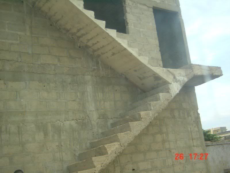 http://i43.photobucket.com/albums/e377/vinsan/Construction.jpg