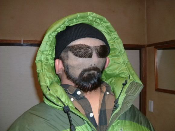 http://i43.photobucket.com/albums/e377/vinsan/Others/disguise.jpg