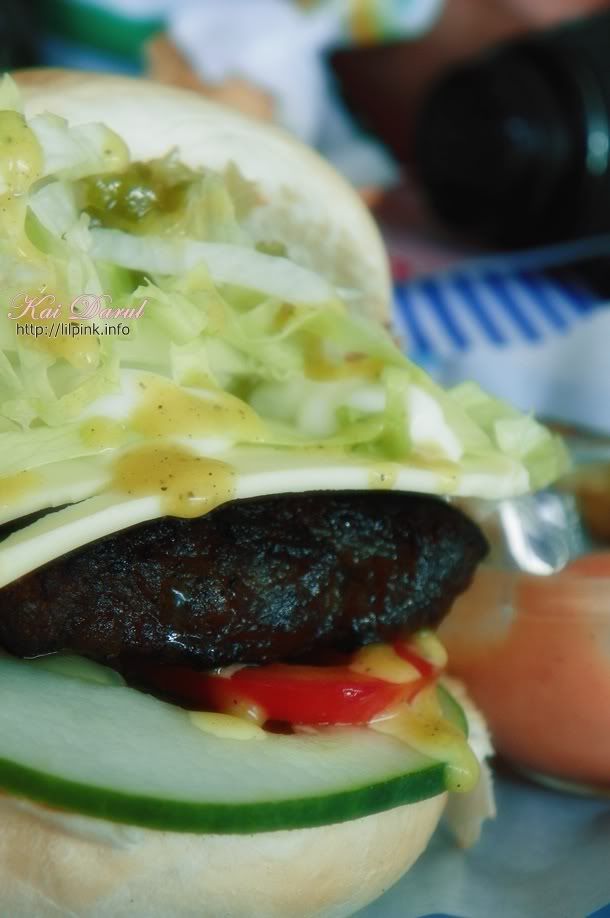 Flamoo Gourmet Burgers | Iligan City hotspot | review by lilpink - kai darul