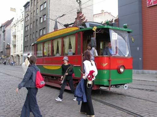 http://i43.photobucket.com/albums/e384/elleboog/stad44.jpg