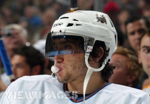 OvechkinBlowingBubble.jpg
