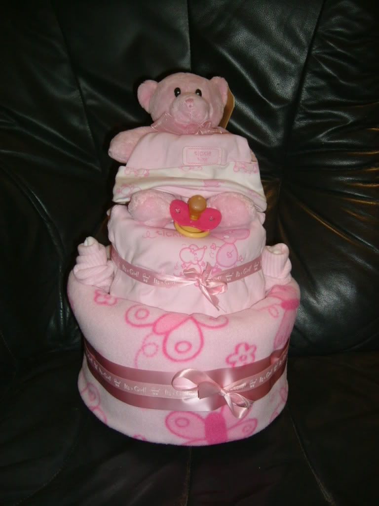 pinkandwhite2tiernappycakesept09.jpg
